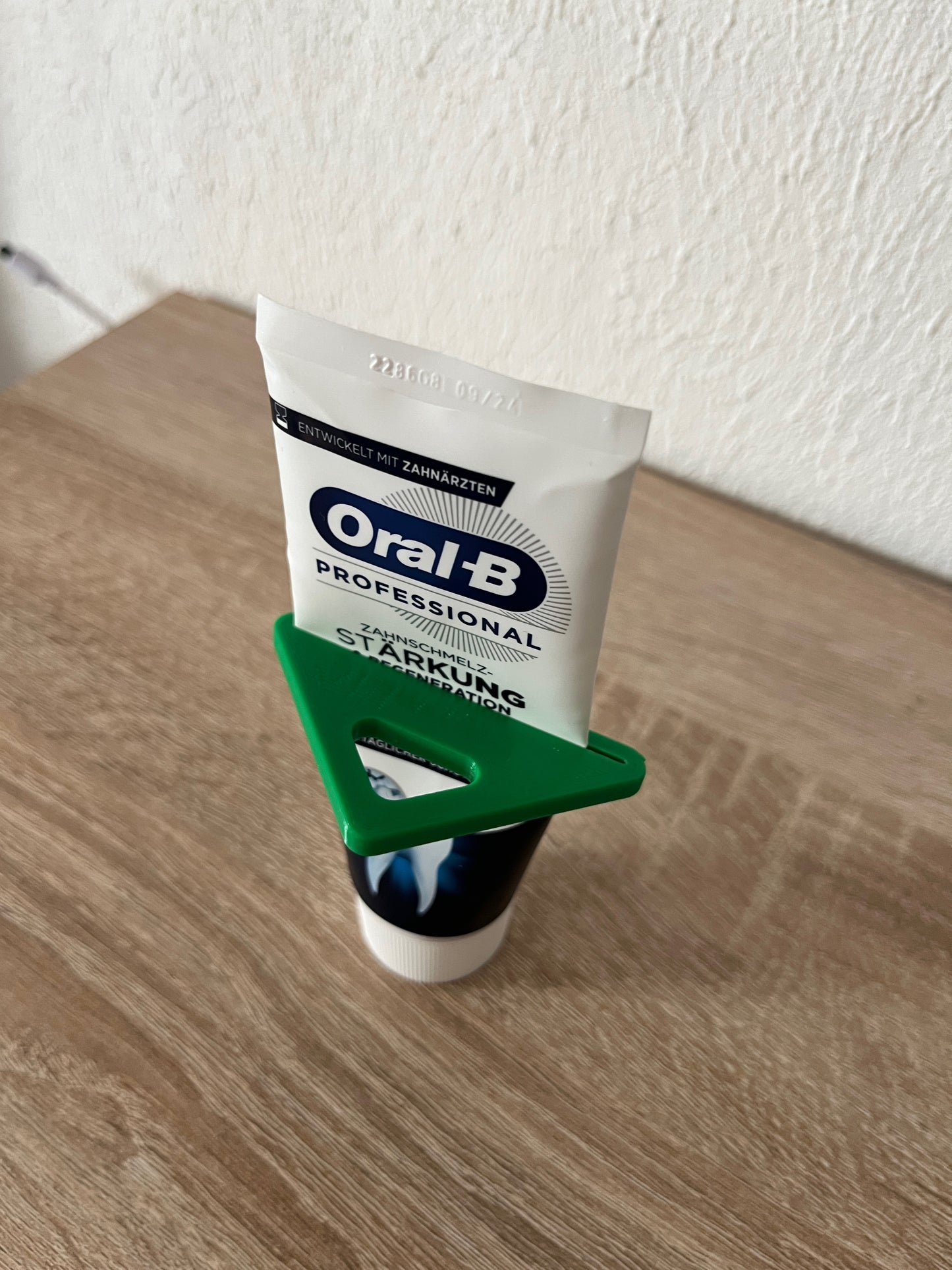 Tubenquetscher für Zahnpasta und Creme